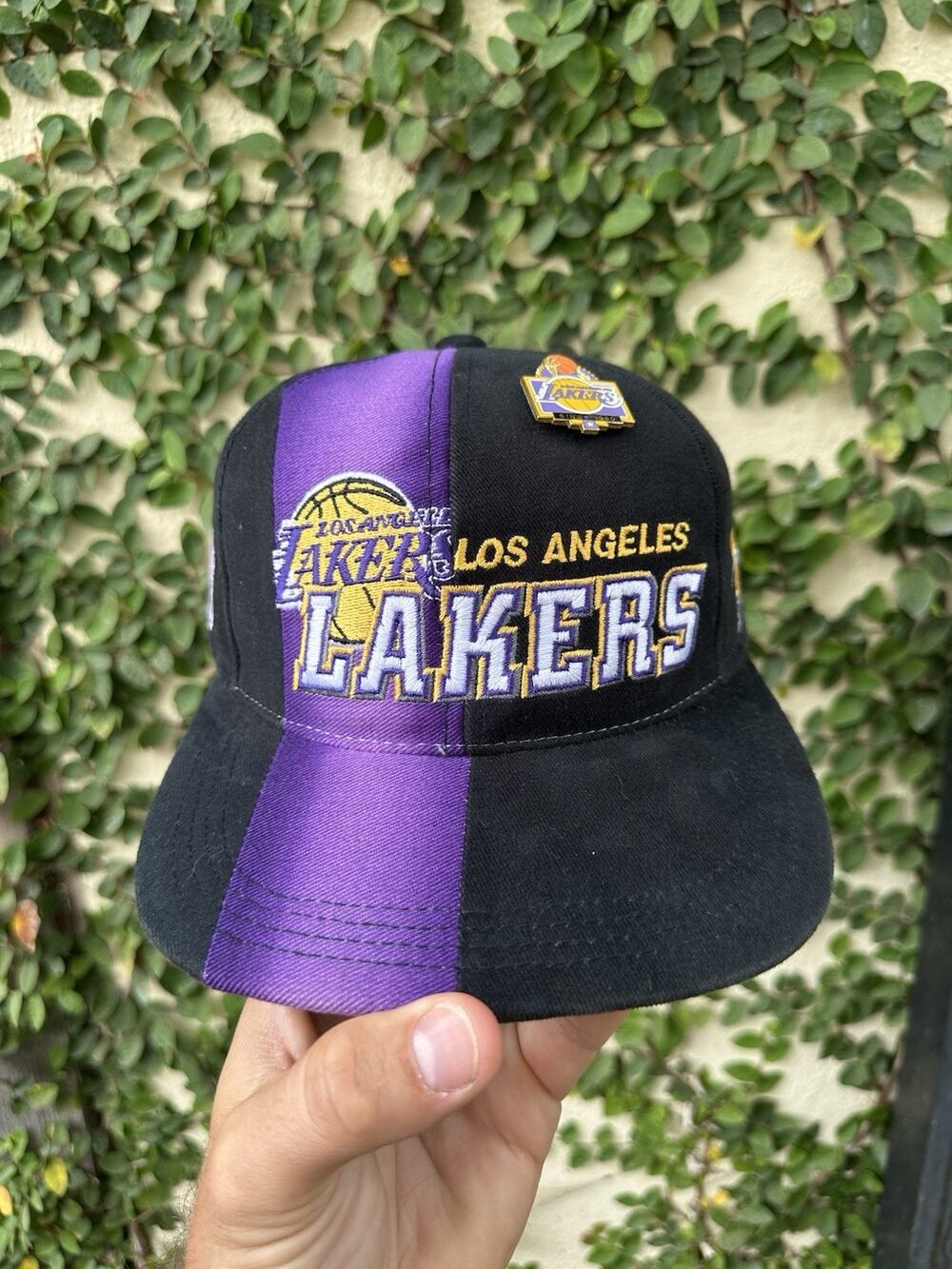 Vintage Sports Specialties Los Angeles Lakers Snapback Hat and Pin